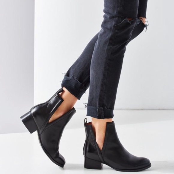 Jeffrey Campbell Shoes - Jeffrey Campbell • Oriley Ankle Boots